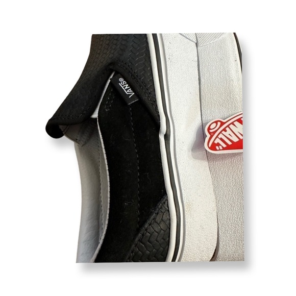 Vans Unisex 1.5” platform Classic Slip-On Embossed Suede Black/True White NIB - Picture 4 of 15